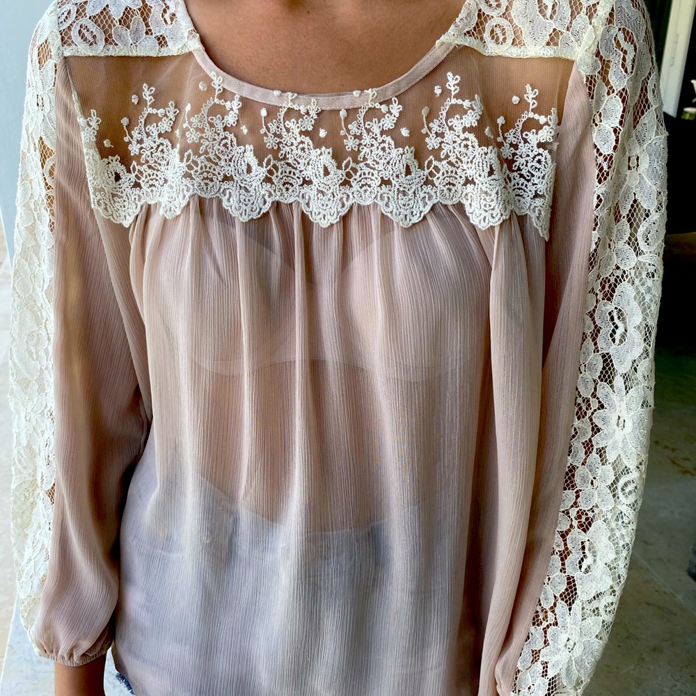 Forever21 S lace inset blouse sheer fabric and cream lace on chest arms NO TAGS